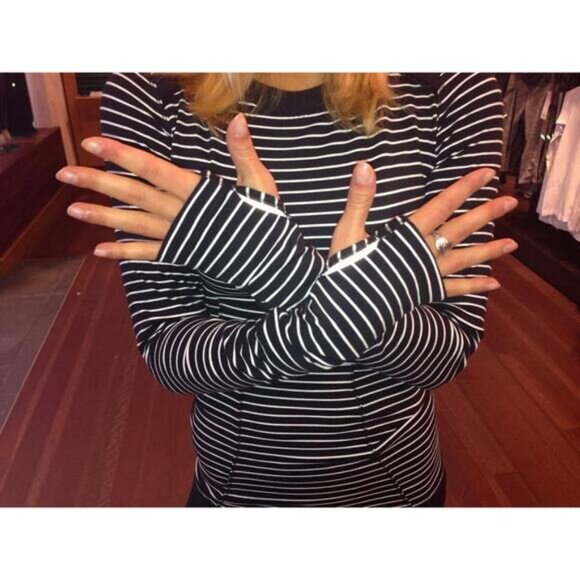 LULULEMON Base Runner Long Sleeve Parallel Stripe Black White Sz 4 - Picture 3 of 6